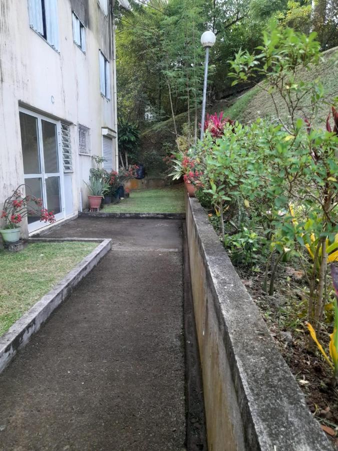 Apartamento Escale Au Jardin Des Plantes Fort-de-France Exterior foto